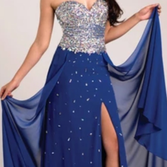 Envious Couture by Karishma Style 15211 Size 0 - Picture 9 of 10